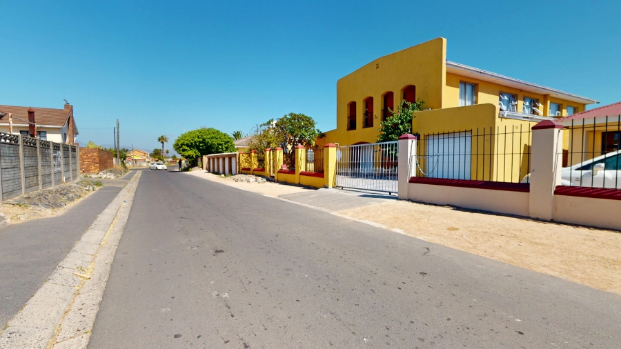 9 Bedroom Property for Sale in Firgrove Western Cape